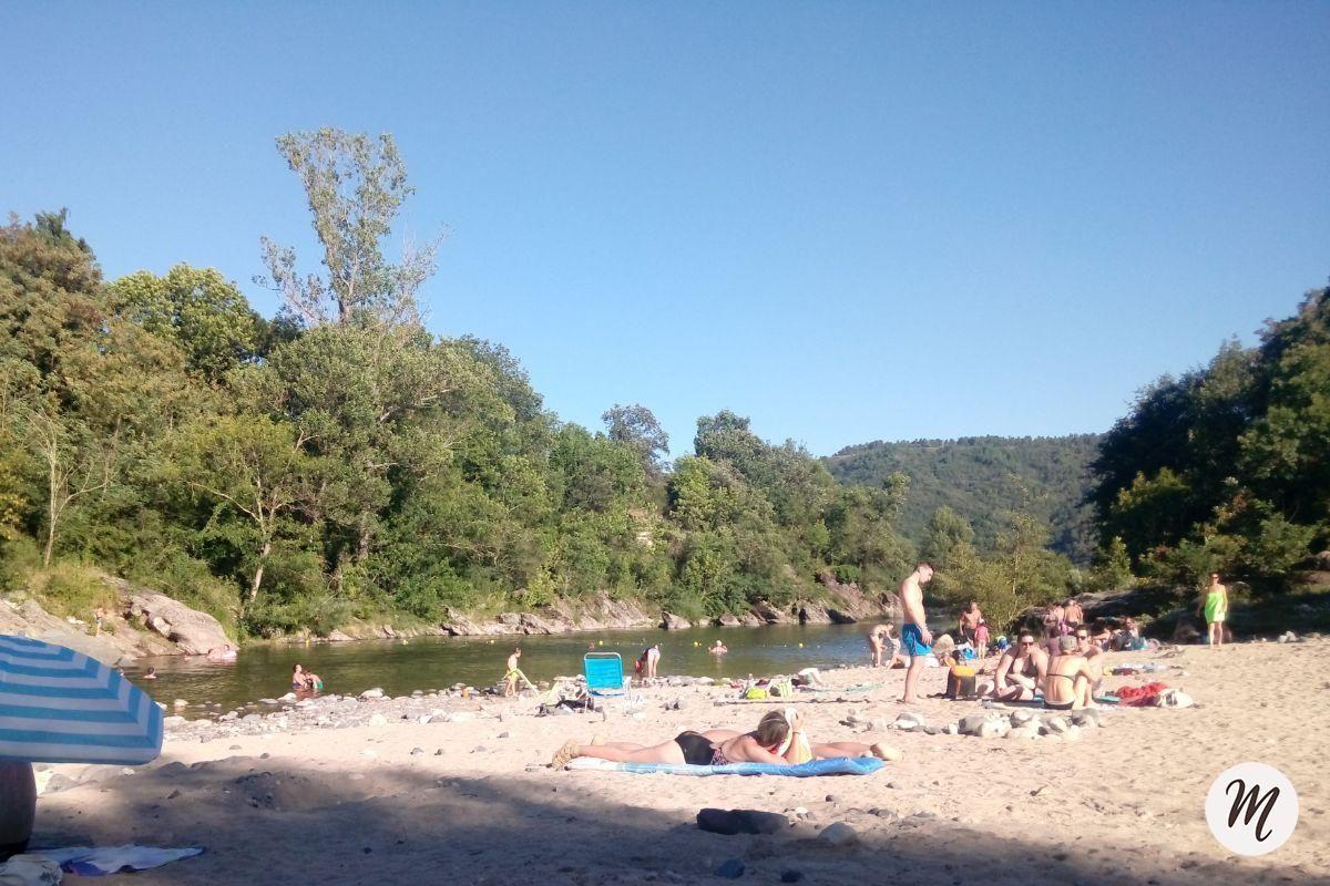 Baignade en rivière à 700 m du gite Baignade en rivière à 700 m du gite