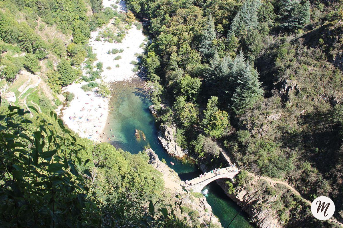 Le Pont du Diable et la vallée de l'Ardèche
