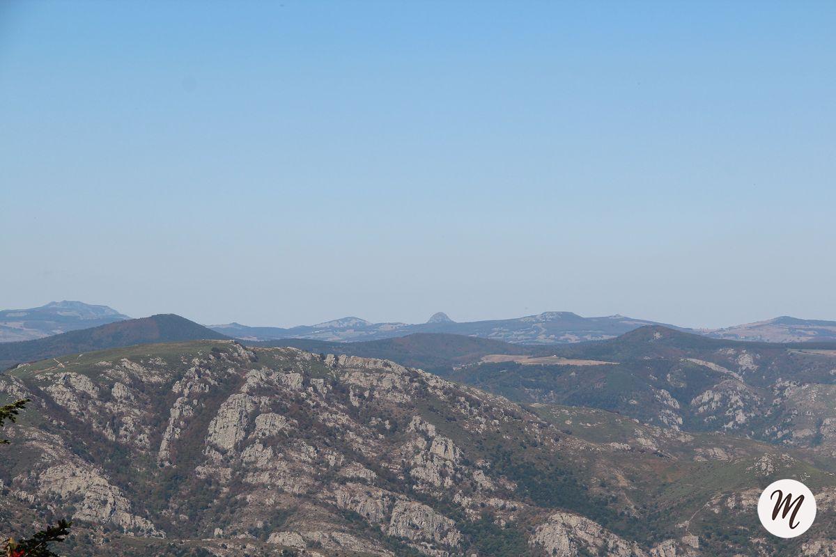 Panorama sur le Mont-Mézenc et le Mont-Gerbier de Jonc